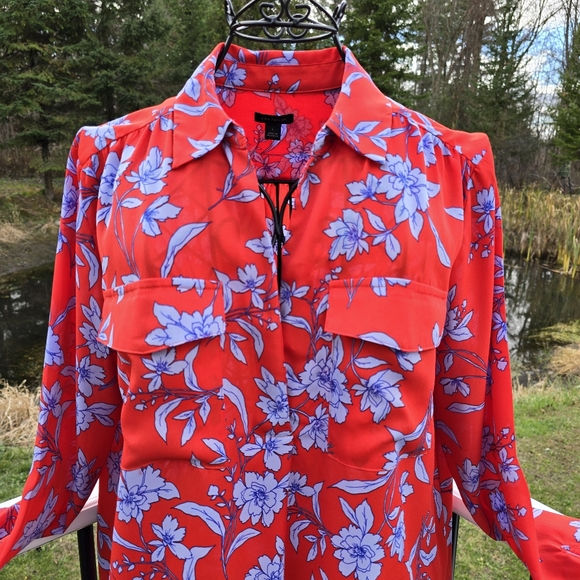 Ann Taylor Tops - Ann Taylor blouse, red/blue floral, size large